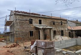 Istra, Barban, okolica - Kamena kuća u obnovi s bazenom,, Barban, Ev