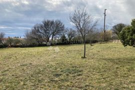 Predivno građevinsko zemljište na odličnoj lokaciji, Marčana, Land