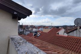 ŠIBENIK- DVOETAŽNI STAN U CENTRU GRADA SAMO KOD NAS!, Šibenik, Appartment