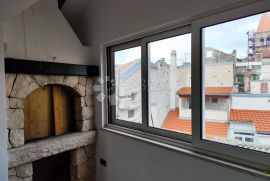 ŠIBENIK- DVOETAŽNI STAN U CENTRU GRADA SAMO KOD NAS!, Šibenik, Appartement