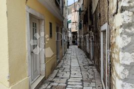 ŠIBENIK- DVOETAŽNI STAN U CENTRU GRADA SAMO KOD NAS!, Šibenik, Wohnung