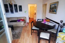 Lijepi prostrani stan sa terasom od 40 m2, Crikvenica, Apartamento