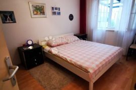 Lijepi prostrani stan sa terasom od 40 m2, Crikvenica, Wohnung