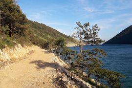 VELIKA PARCELA S LIJEPIM POGLEDOM NA PLANINE, Kršan, Land