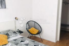 PREKRASAN STAN NA POLUOTOKU U ZADRU, Zadar, Appartement