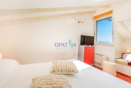 Opatija, kuća u neposrednoj blizini mora, 4 stana, okućnica, parking, Opatija, House