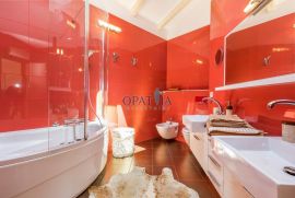 Opatija, kuća u neposrednoj blizini mora, 4 stana, okućnica, parking, Opatija, House