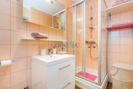 Opatija, kuća u neposrednoj blizini mora, 4 stana, okućnica, parking, Opatija, House