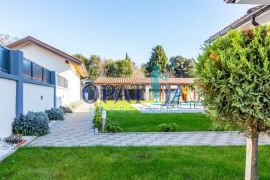 Okolica Pule - samostojeća villa katnica za odmor s bazenom, Ližnjan, Famiglia