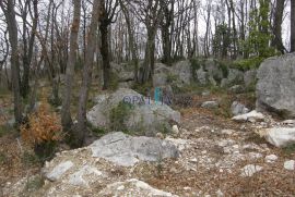 Pićan, nedaleko gradske jezgre prodaje se atraktivno građevinsko zemljište za izgradnju kuće za odmor, Pićan, Land