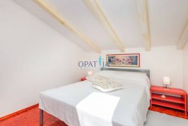 Opatija, dvoetažni stan s terasama i vrtom, parking, Opatija, Apartamento