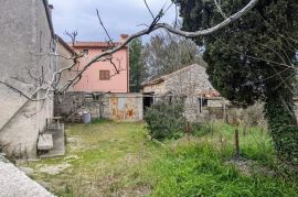 Istra, Krnica, kamena kuća za obnovu, Marčana, House