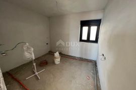 KOSTRENA- dvojna  kuća, 5 apartmana, pogled!!!, Kostrena, بيت