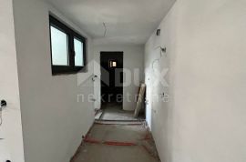 KOSTRENA- dvojna  kuća, 5 apartmana, pogled!!!, Kostrena, Haus