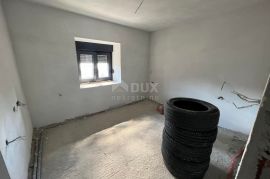 KOSTRENA- dvojna  kuća, 5 apartmana, pogled!!!, Kostrena, بيت