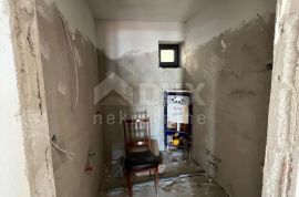 KOSTRENA- dvojna  kuća, 5 apartmana, pogled!!!, Kostrena, Дом