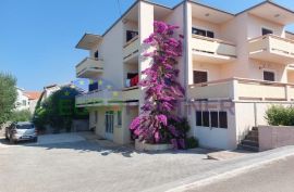Kuća sa tri stana i pogledom na more, atraktivna lokacija Diklo-Zadar, Zadar, Σπίτι