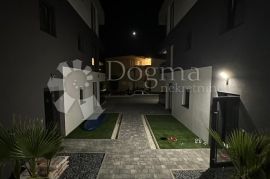 Kožino, luksuzni stan 30 m od mora, 1.kat, Zadar - Okolica, Appartment