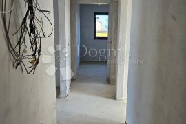 Luksuzna novogradnja 20 metara od mora, Nin, Appartment