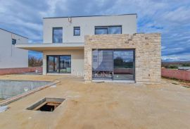 Tar, luksuzna kuća sa bazenom u izgradnji!, Poreč, Famiglia