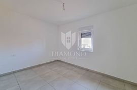 Umag, okolica, novogradnja!Moderan stan 450 m od mora!, Umag, Apartamento