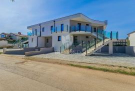 Umag, okolica, novogradnja!Moderan stan 450 m od mora!, Umag, Appartement