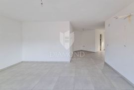 Umag, okolica, novogradnja!Moderan stan 450 m od mora!, Umag, Apartamento