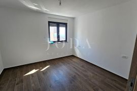 Dramalj dvoetažni stan u novogradnji, Crikvenica, Appartement