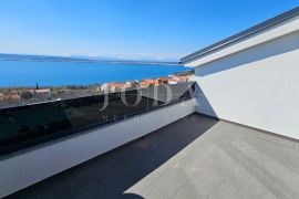 Dramalj dvoetažni stan u novogradnji, Crikvenica, Appartement