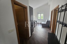 SAMO KOD NAS Kuća sa 7 apartmana ,2S+DB sa balkonom,55m2, Karlobag, Famiglia