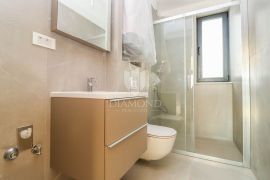 Moderna novogradnja, 2. kat, lift, 100m od mora, Medulin!, Medulin, Apartamento