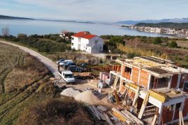 ZADAR, RAŽANAC - Prekrasna vila u izgradnji na 100m od mora, Ražanac, House