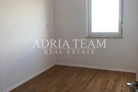 APARTMAN S 3 SPAVAĆE SOBE, 1. RED DO MORA, POVLJANA - PAG, Povljana, Appartamento