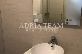 APARTMAN S 3 SPAVAĆE SOBE, 1. RED DO MORA, POVLJANA - PAG, Povljana, Διαμέρισμα