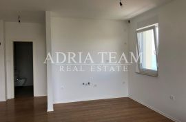 APARTMAN S 3 SPAVAĆE SOBE, 1. RED DO MORA, POVLJANA - PAG, Povljana, Flat