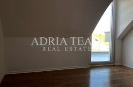 APARTMAN S 3 SPAVAĆE SOBE, 1. RED DO MORA, POVLJANA - PAG, Povljana, Διαμέρισμα