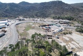 GROBNIK, ČAVLE, SOBOLI- građevinsko zemljište 10000m2 u komercijalnoj zoni za halu- poslovni prostor (namjena: trgovačka, zanatska, industrijska), Čavle, Terrain