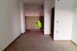Uskoro useljiv nov troiposoban stan sa PDV-om na Panteleju ID#4421, Niš-Pantelej, شقة