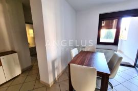 Zagreb, Špansko - 5-sobni stan u prizemlju (109m2) s velikom terasom, Stenjevec, Flat