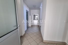 Zagreb, Špansko - 5-sobni stan u prizemlju (109m2) s velikom terasom, Stenjevec, Flat