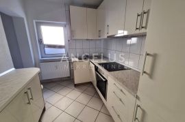 Zagreb, Špansko - 5-sobni stan u prizemlju (109m2) s velikom terasom, Stenjevec, Appartement