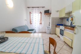 Premantura, stan sa pogledom na more i dvorištem!, Medulin, Appartement