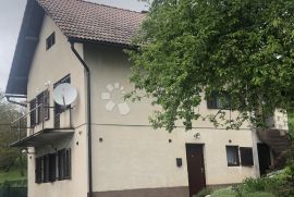 Vrbovsko, kuća s velikom okućnicom, Vrbovsko, Famiglia