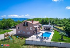 ISTRA, LABIN - OKOLICA, VILLA NA MIRNOJ LOKACIJI OKRUŽENA PRIRODOM, Labin, House