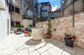 ISTRA, ROVINJ - Dizajnerski apartmen s pomoćnom jedinicom 50m od rive, Rovinj, Kвартира