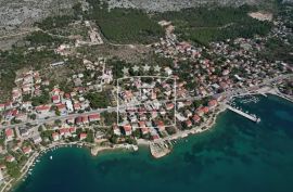 Starigrad - građevinsko zemljište 4.081m2! Centar i plaža! 160€/m2, Starigrad, Terra