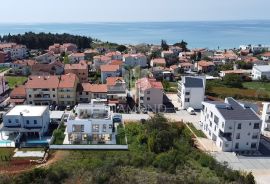 Umag okolica, novogradnja, stan na 1.katu blizu plaže!, Umag, Apartamento