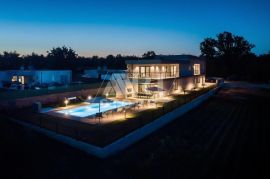 Svetvinčenat - Prekrasna kuća sa grijanim bazenom (50m2), Svetvinčenat, Famiglia
