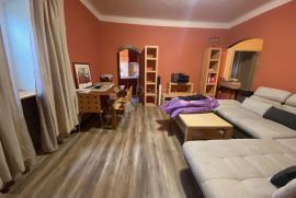 Šarmantna nekretnina u starogradskom jezgri !, Lovran, Appartement