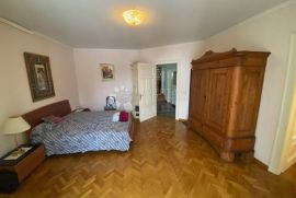 Šarmantna nekretnina u starogradskoj jezgri !, Lovran, Appartment